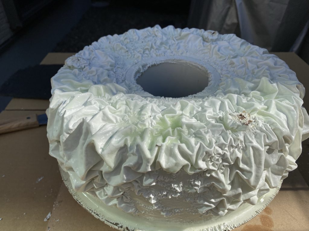 キャンパーに大人気の灯油ストーブ フジカハイペット！塗装を剥がします。